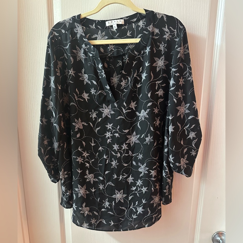 Chaus Roll-tab Sleeve V Neck Polyester Blouse Balck and White Print XL